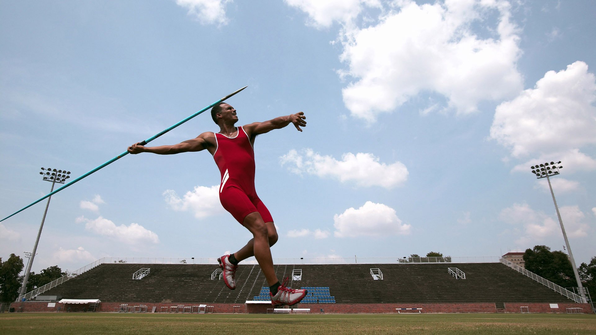 美国队女子4×200米自由泳接力决赛成绩可圈可点，女子4×200米自由泳接力美国选手